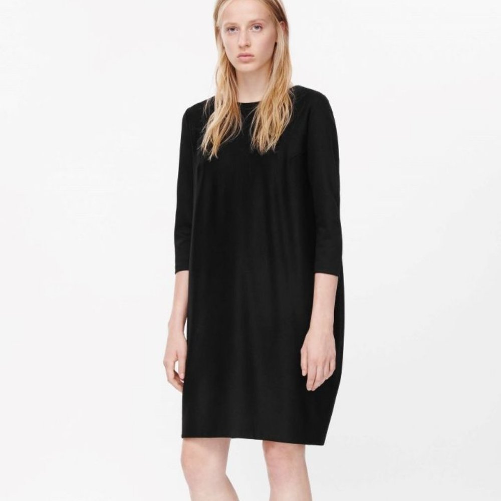 Cos 3/4 sleeve black dress with pockets (size M) simple, minimalist, relaxed fit